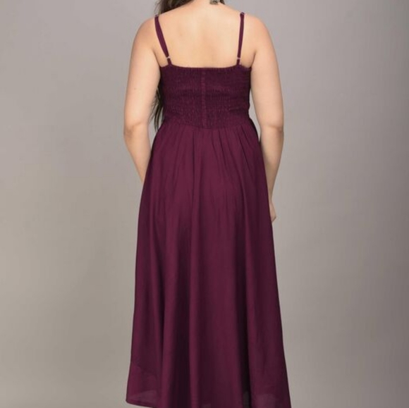 Western dress - Picture 2 of 4